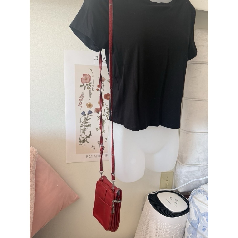 Red leather crossbody bag with adjustable strap #leather #crossbodybag